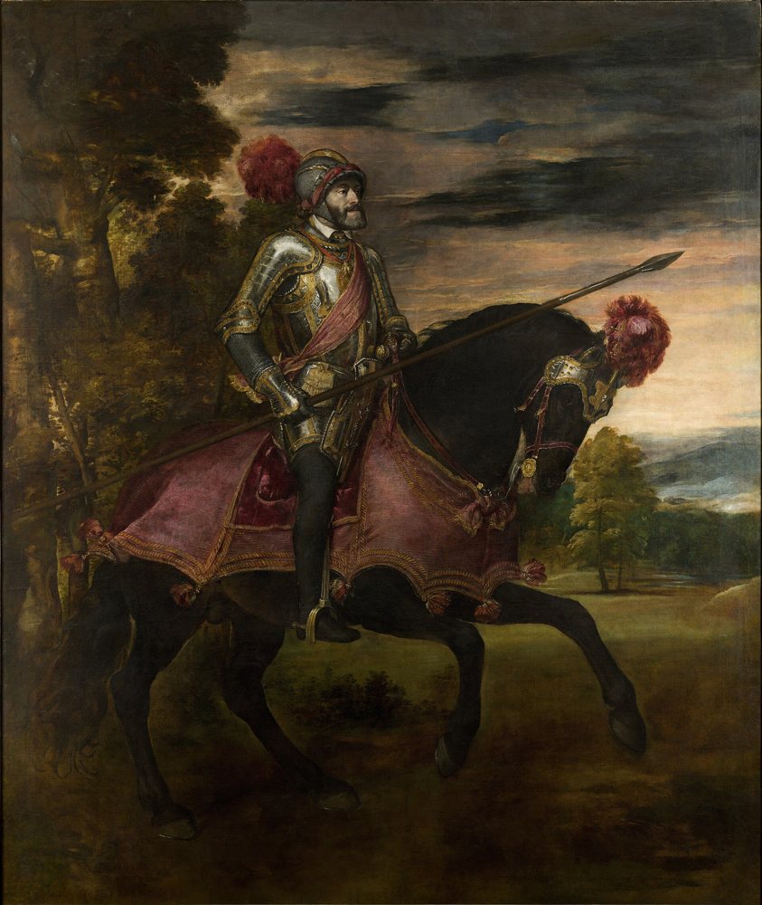 Retrato ecuestre de Carlos V con armadura y lanza, montado en un caballo oscuro, ante un paisaje al atardecer
