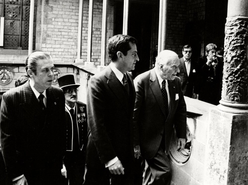 Adolfo Suárez y Josep Tarradellas en Barcelona, en octubre de 1977, cuando Tarradellas toma posesión como presidente de la Generalitat restablecida.