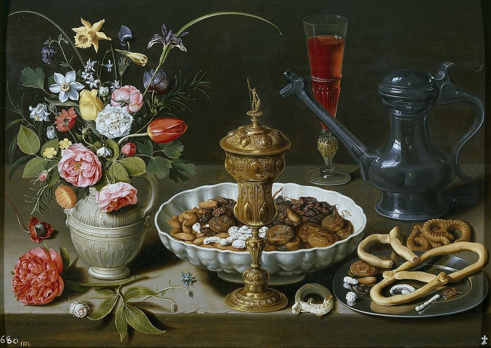 Bodegón con flores, copa de plata dorada, almendras, frutos secos, dulces, panecillos, vino y jarra de peltre, Clara Peeters