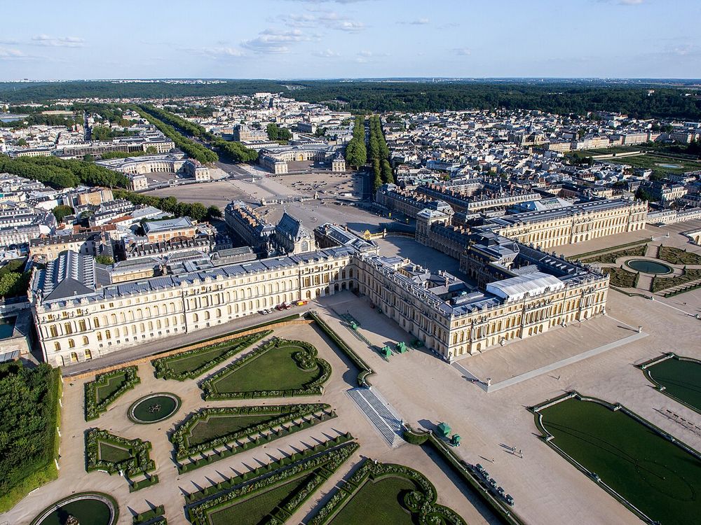 Palacio de Versalles, Louis Le Vau, Jules Hardouin-Mansart y André Le Nôtre (jardines)