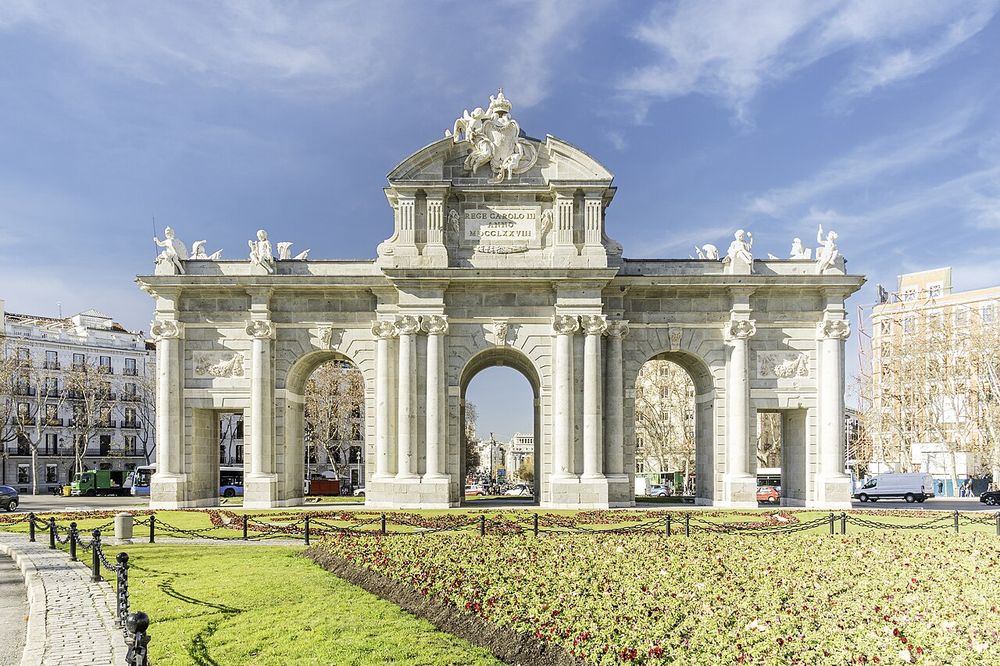 Puerta de Alcalá, Francesco Sabatini