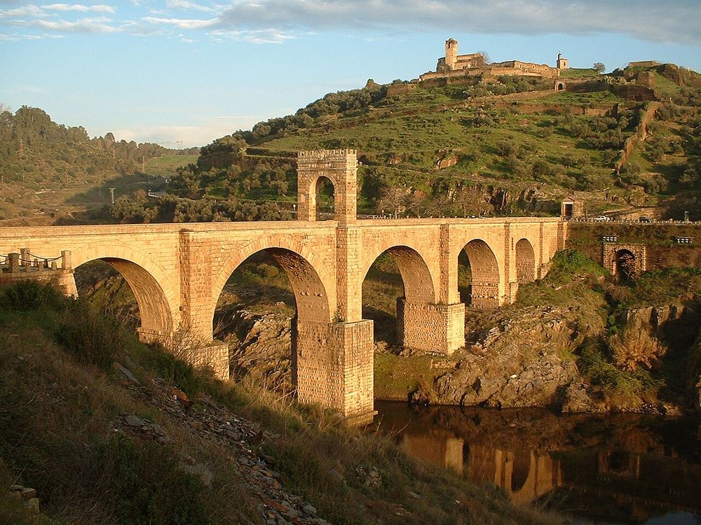 Puente de Alcántara, Cayo Julio Lácer