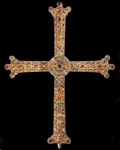 Cruz de la Victoria, Anónimo (labrada en el castillo de Gauzón)