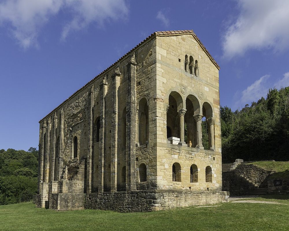 Santa María del Naranco, Anónimo (encargo de Ramiro I)