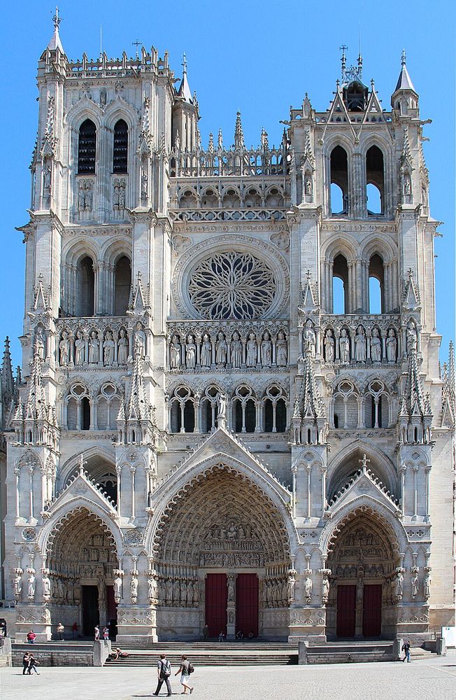 Catedral de Amiens, Robert de Luzarches; después, Thomas y Renaud de Cormont